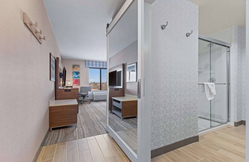 Greeley Hotel | Hampton Inn & Suites Greeley