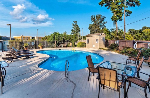 Lake Hamilton Condo | 'Hands Down' Condo 4 Miles to Oaklawn Horse Racing
