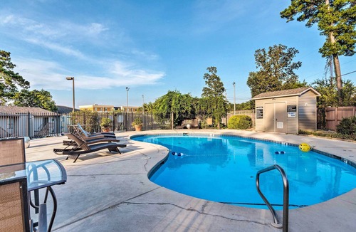 Lake Hamilton Condo | 'Hands Down' Condo 4 Miles to Oaklawn Horse Racing