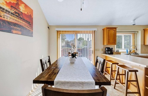 North Central Omaha House | Hanover. 4BR Home w/large backyard