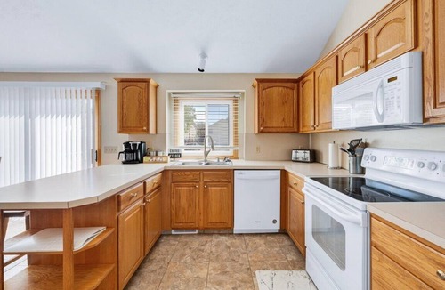 North Central Omaha House | Hanover. 4BR Home w/large backyard