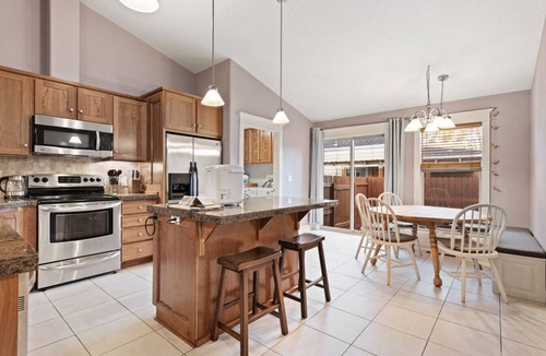 Baker City Apartment | Happy House - Cozy Family Home