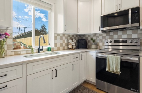 Ellensburg House | Happy's Hideout, Downtown w/Private Lawn