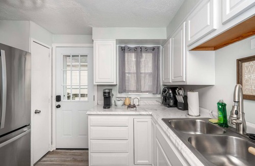 Harrison House | Harrison 3BR | Walk Downtown | Sleeps 6