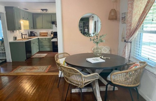 Saint Jo House | Harvest House - Vineyard Charm w/New Hot Tub in Saint Jo