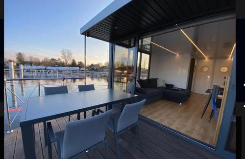 Schmoeckwitz Boat Rental | Hausboot
