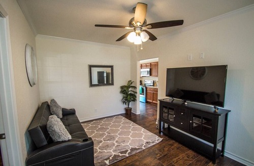 Arena District House | Hays St Cozy Remodeled 2BR/2BA house sleeps 8