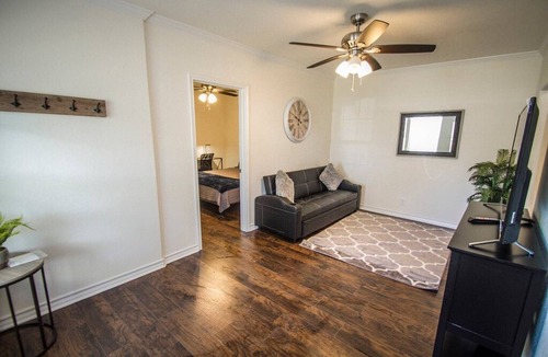 Arena District House | Hays St Cozy Remodeled 2BR/2BA house sleeps 8