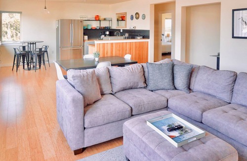 Deer Harbor Apartment | Heart of Deer Harbor - Harbormaster House
