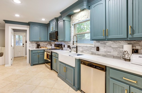 Ponderosa Forest Cottage | Heated Pool, Hot Tub, Game Room: Houston Group Gem