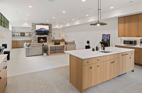 Roslyn House | Heated Pool + Spa + Golf Sim — 5 Star Luxury Suncadia Compound