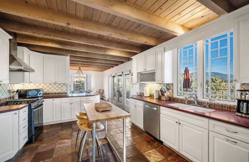 Northeast Santa Fe House | Heavenly Mountain Views-Close to Plaza, Hot tub, Ski & Pickleball, Upscale home
