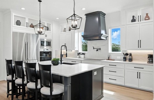 Gainesville House | Heavenly Retreat – 5BD/5.5BA of Waterfront Living