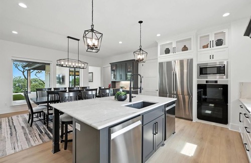 Gainesville House | Heavenly Retreat – 5BD/5.5BA of Waterfront Living