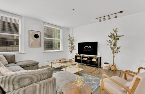 Downtown Fort Worth Apartment | HEB 104 Spacious Condo Downtown Fort Worth, Free Parking, Gym