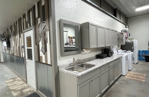 Chamberlain Cabin | Hidden Gem in the Shop with Extra Living Room Space plus the Cabin area