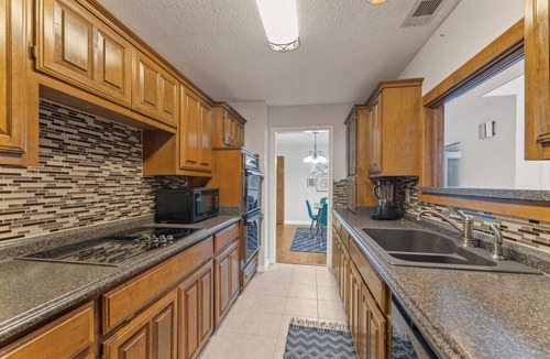 West Arlington Villa | Hidden gem w/hot tub >10 mins to AT&T stadium