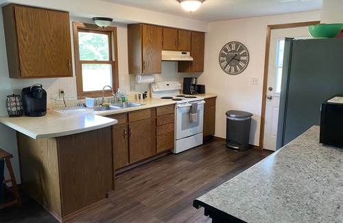 Columbia House | HIDE AWAY RETREAT - RATHBUN LAKE IS 300+/- YARDS AWAY. FISH, HUNT, RELAX.