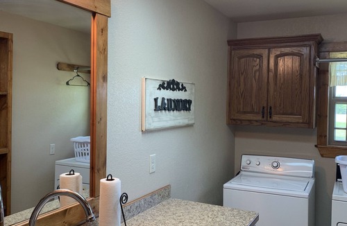 Winnsboro Cabin | Hideaway on the Hill - Winnsboro, Texas