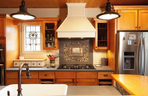 Red River House | High Expectations - In Town - Hot Tub - Fireplace - Adjustable Bed - Fenced Yard