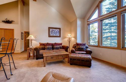 Four O'Clock House | Highlander 305 by Ski Country Resorts