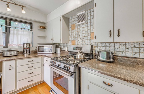 Roswell House | Highly Walkable Area! Charming Roswell Bungalow