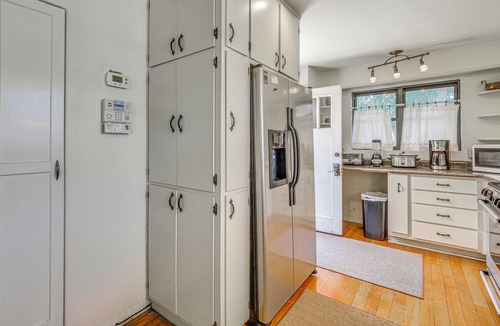 Roswell House | Highly Walkable Area! Charming Roswell Bungalow
