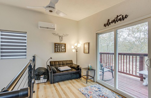 Tyler Cabin | Hike & Explore: 60-Acre Outdoor Retreat in Tyler!