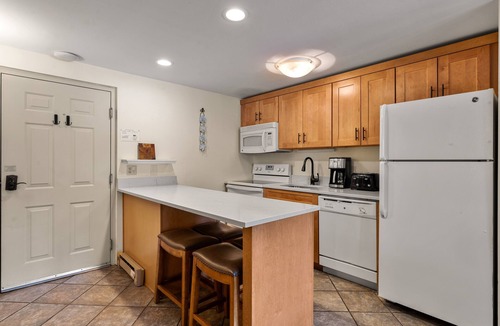 Four O'Clock Condo | Hiking, Biking & Ski in/Out; Walk to Town