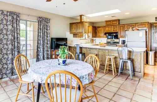 Edgewood House | Hiking Nearby! Mountain-View Home Outside ABQ