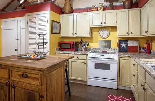 Ingram Cabin | Hill Country Retreat 2 Bedroom 2 Bath