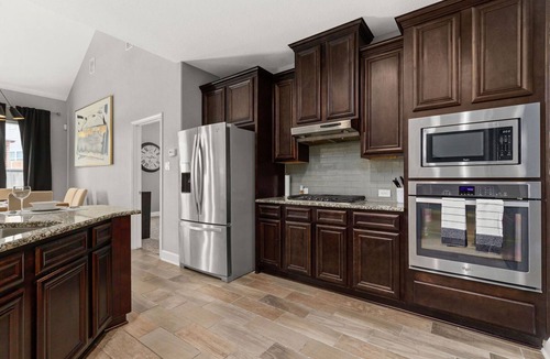 Timberwood Park House | 🌁 Hilltop Casa | Chef Kitchen, Gated Entry, Office
