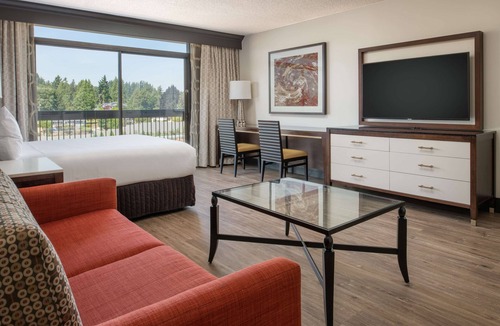 West Bellevue Hotel | Hilton Bellevue