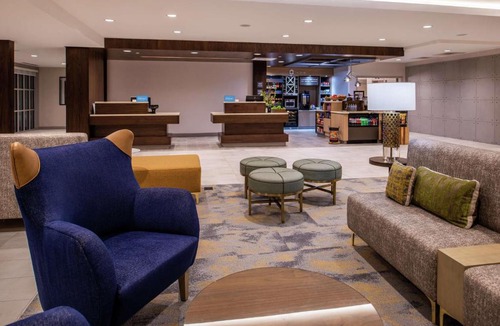 Waldron Hotel | Hilton Garden Inn Kansas City Airport Mo
