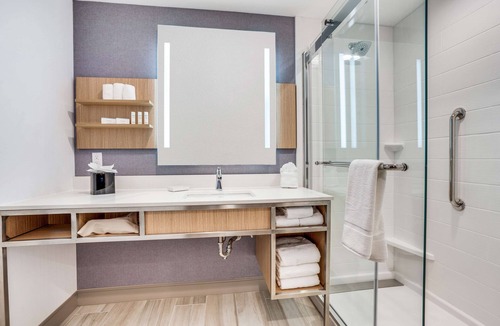 Vickery Meadow Hotel | Hilton Garden Inn North Dallas Central Expy