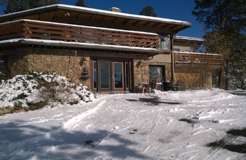 Evergreen Meadows House | Himmelhaus majestic mountain views ideally located to access city and mountains