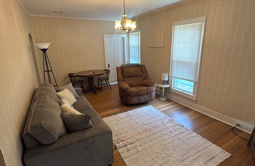 Shenandoah Apartment | Historic 1-bedroom apartment in Shenandoah, Iowa