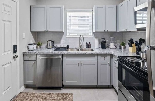 MacGregor Apartment | Historic 2BR Loft 2 I Med Center I NRG I Downtown