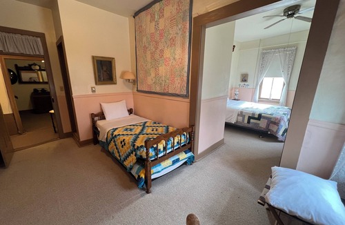 Bentonsport Bed & Breakfast | Historic Bentonsport Stay - Cozy Queen Guest Room Walking Distance to Shops