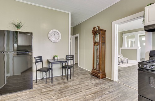Franklin House | Historic District Downtown Franklin: Walk to Shop