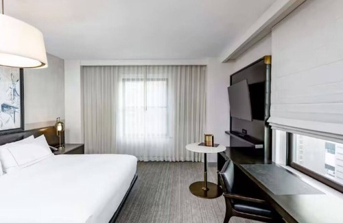 Downtown Des Moines Hotel | Historic Elegance in Downtown Des Moines Surrounded by Events and Attractions