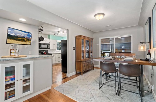 Old Town West Apartment | Historic Mountain Ave Bungalow – Walk Everywhere!