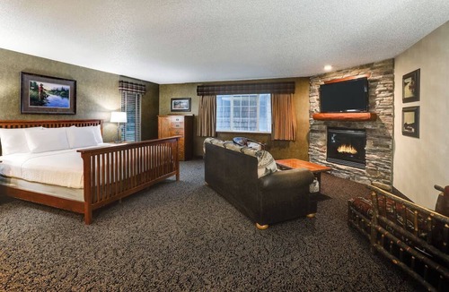 St. Joseph Hotel | Historical Stays with Modern Amenities & River Trail Access