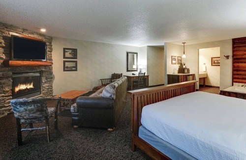 St. Joseph Hotel | Historical Stays with Modern Amenities & River Trail Access