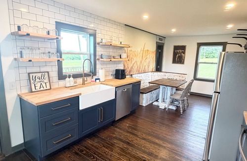 Lee's Summit House | Hobby Hill Farm Guesthouse