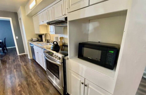 Lubbock Apartment | Hoff Gardens 40 - 3BR 2BA - Downtown Lubbock