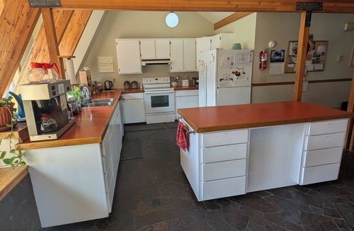 Chelan House | Holden B&B - 6 bedroom house overlooking Lake Chelan & 25 Mile Creek State Park