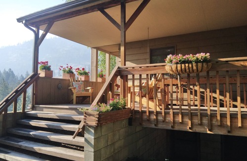 Chelan House | Holden B&B - 6 bedroom house overlooking Lake Chelan & 25 Mile Creek State Park