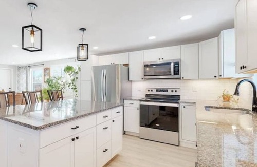 Berthoud House | Holiday favorite! Beautiful house with 2 king beds and a hot tub!