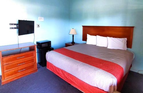 Sonora Hotel | Holiday Host Motel & RV Park